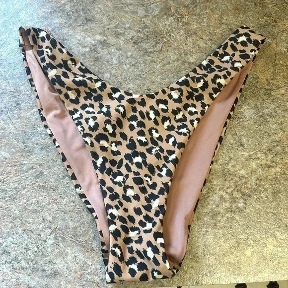 Aerie swim bottoms. cheekier - Picture 1 of 3